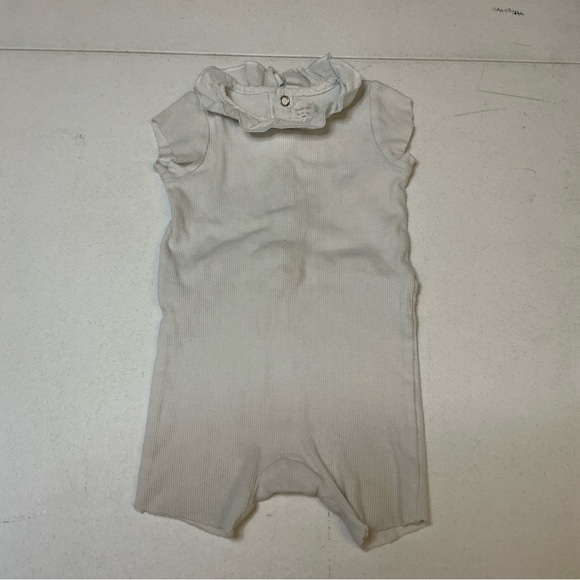 Analogy Other - Analogie Ribbed Ruffle Collar Romper 9M Cream